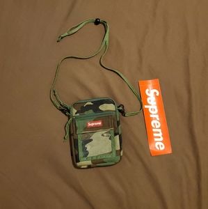 Supreme utility pouch woodland camo